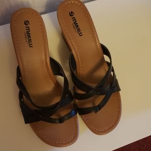 Makalu Sandals NWOT